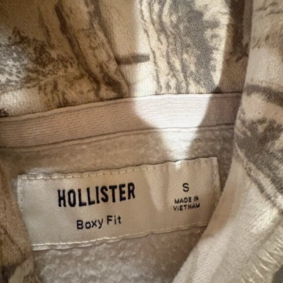 Hollister “Boxy Fit” camo hoodie - Picture 2 of 3